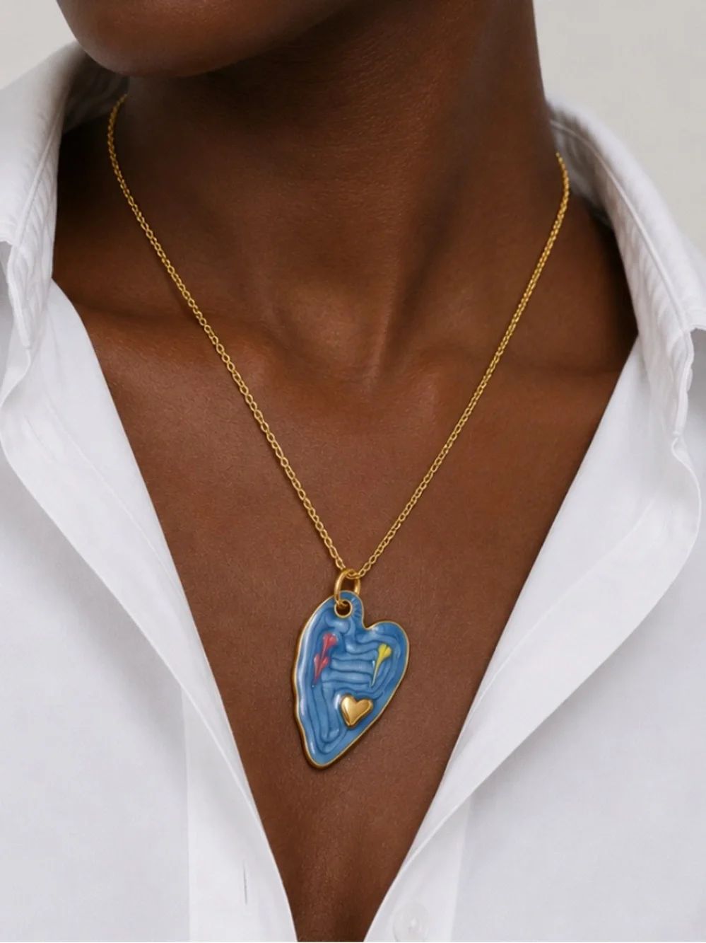 New! Lucy Blue Heart Gold Chain Necklace NWOT 5014